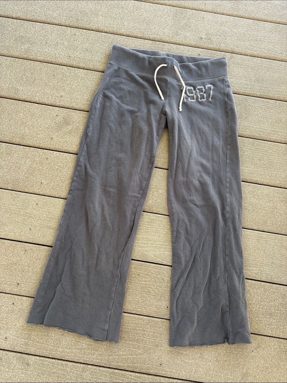 Aeropostale Gray Wide-Leg Sweatpants with Cream Drawstring